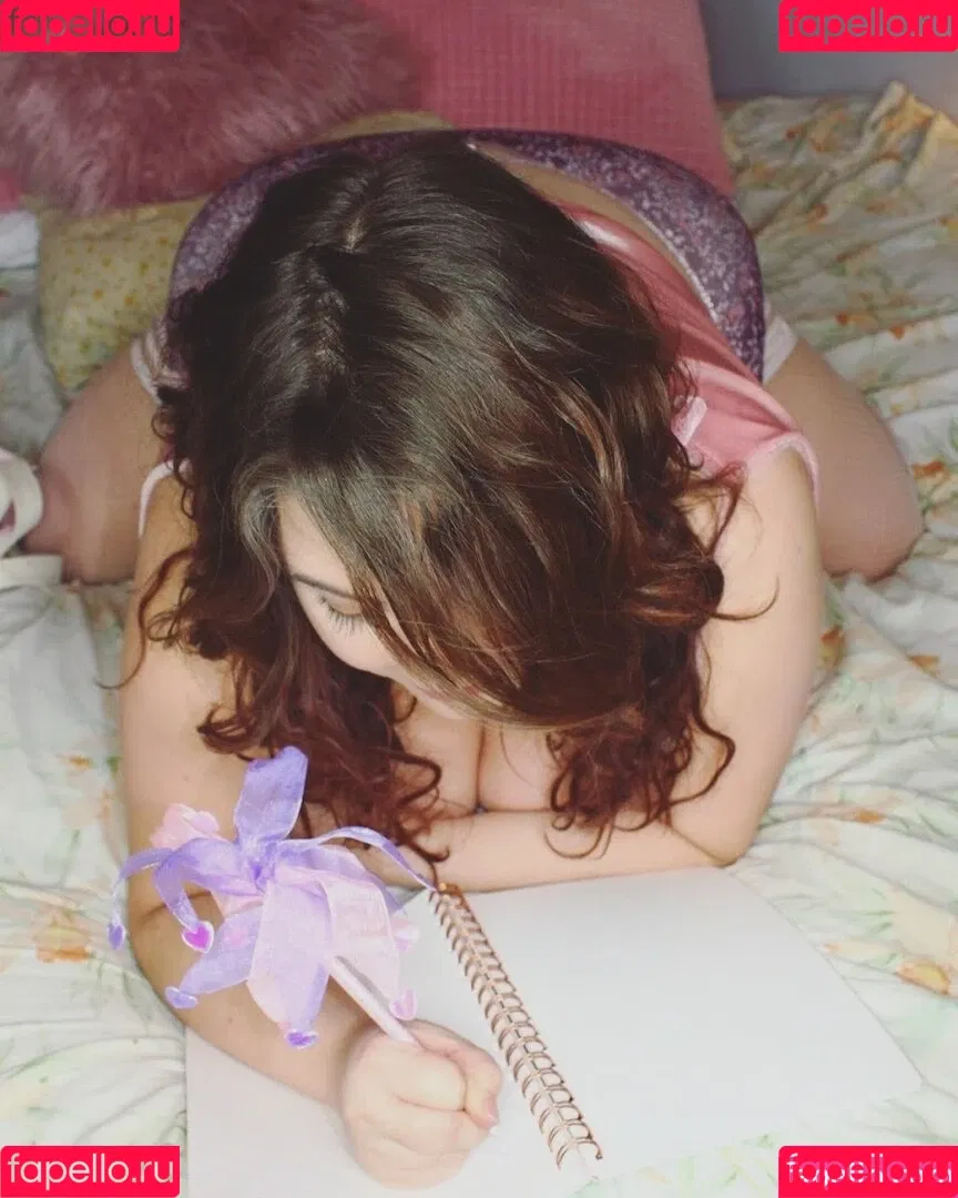 honeybuntv Onlyfans Photo Gallery 