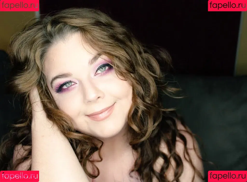honeybuntv Onlyfans Photo Gallery 