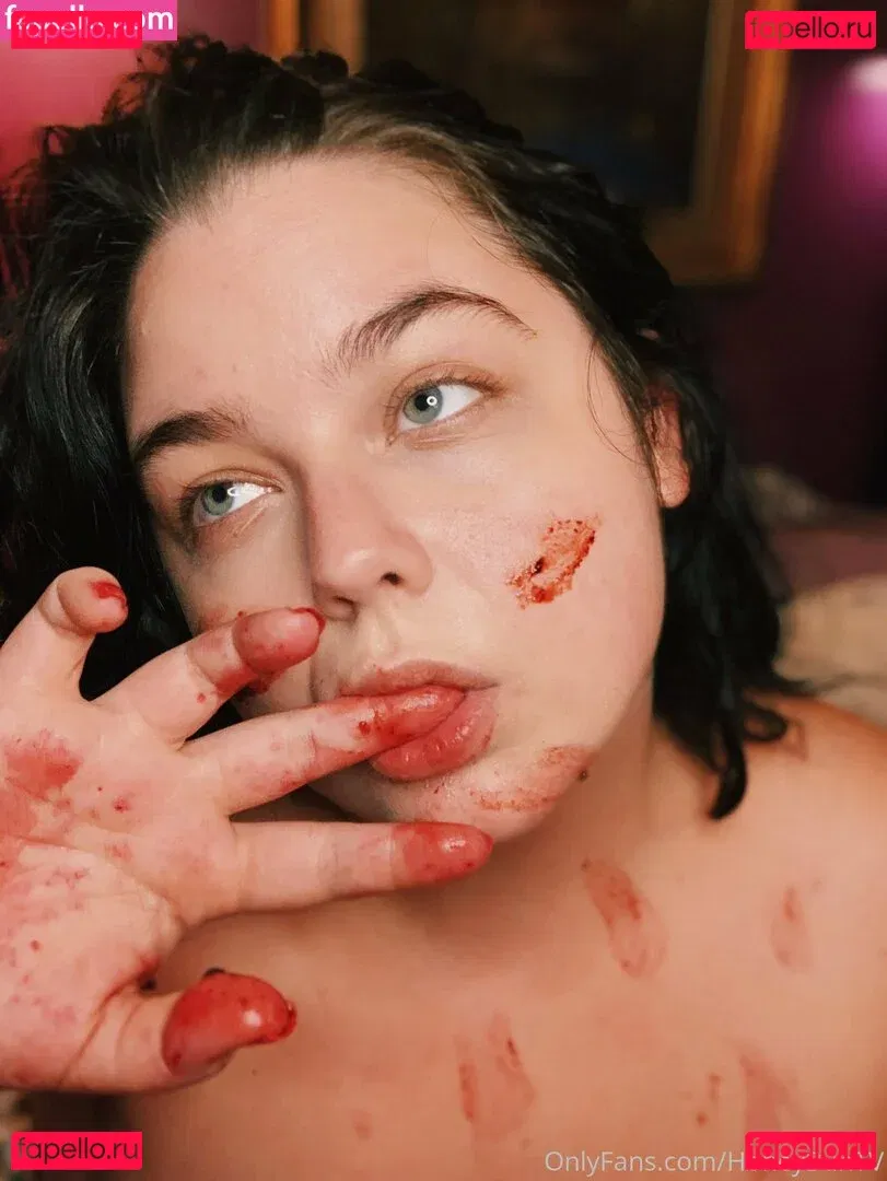 honeybuntv Onlyfans Photo Gallery 