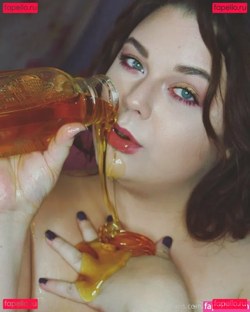 honeybuntv Onlyfans Photo Gallery 