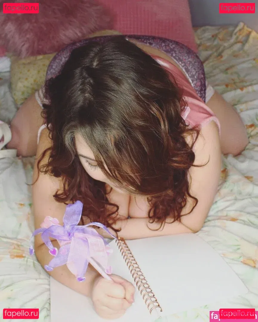 honeybuntv Onlyfans Photo Gallery 