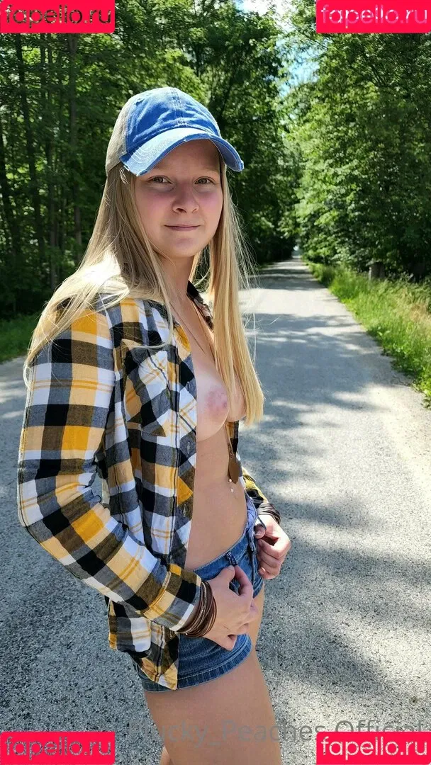 pluckypeaches Onlyfans Photo Gallery 