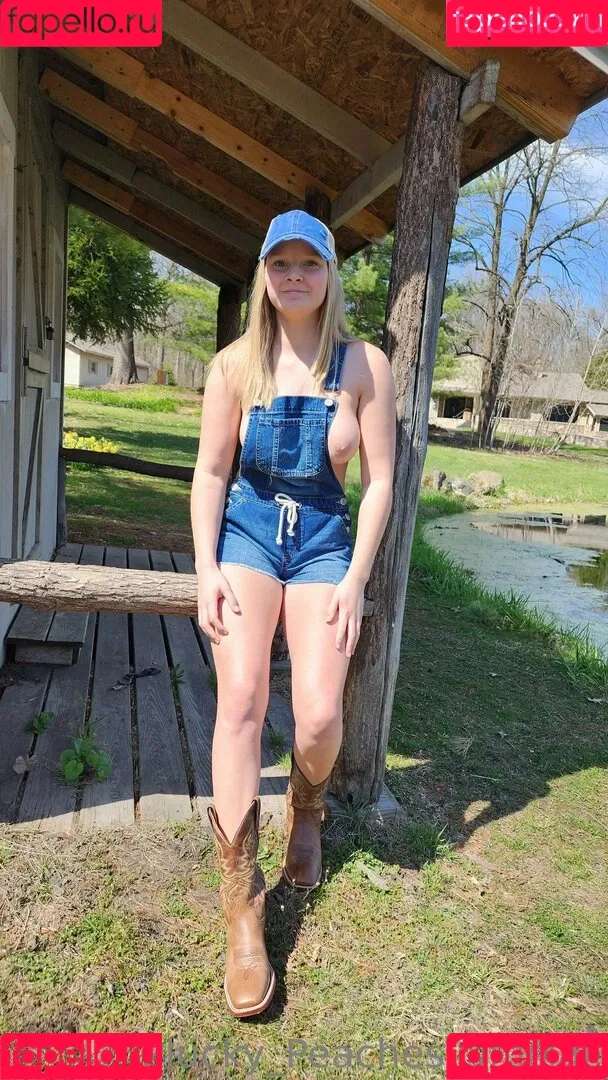 pluckypeaches Onlyfans Photo Gallery 