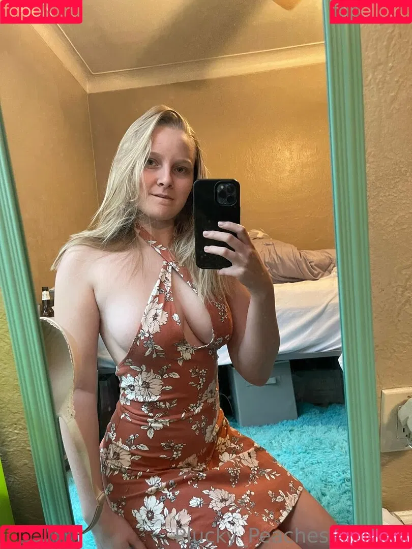 pluckypeaches Onlyfans Photo Gallery 