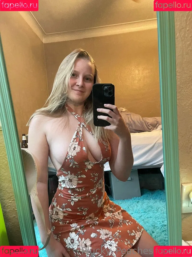 pluckypeaches Onlyfans Photo Gallery 