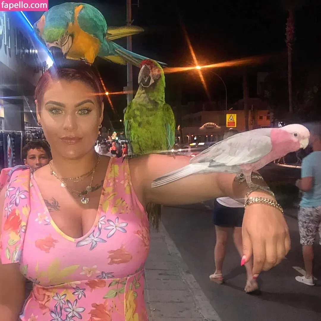 pluckypeaches Onlyfans Photo Gallery 