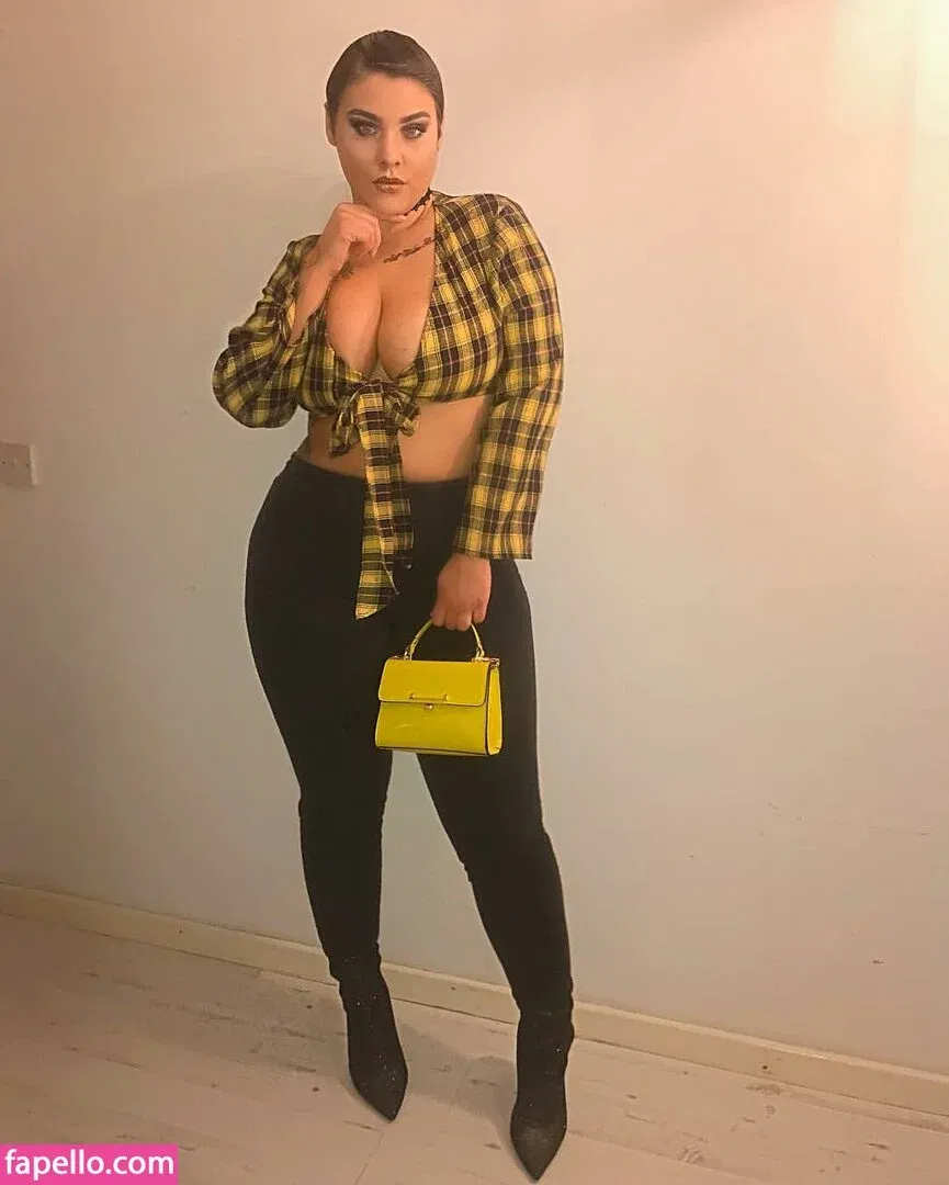 pluckypeaches Onlyfans Photo Gallery 