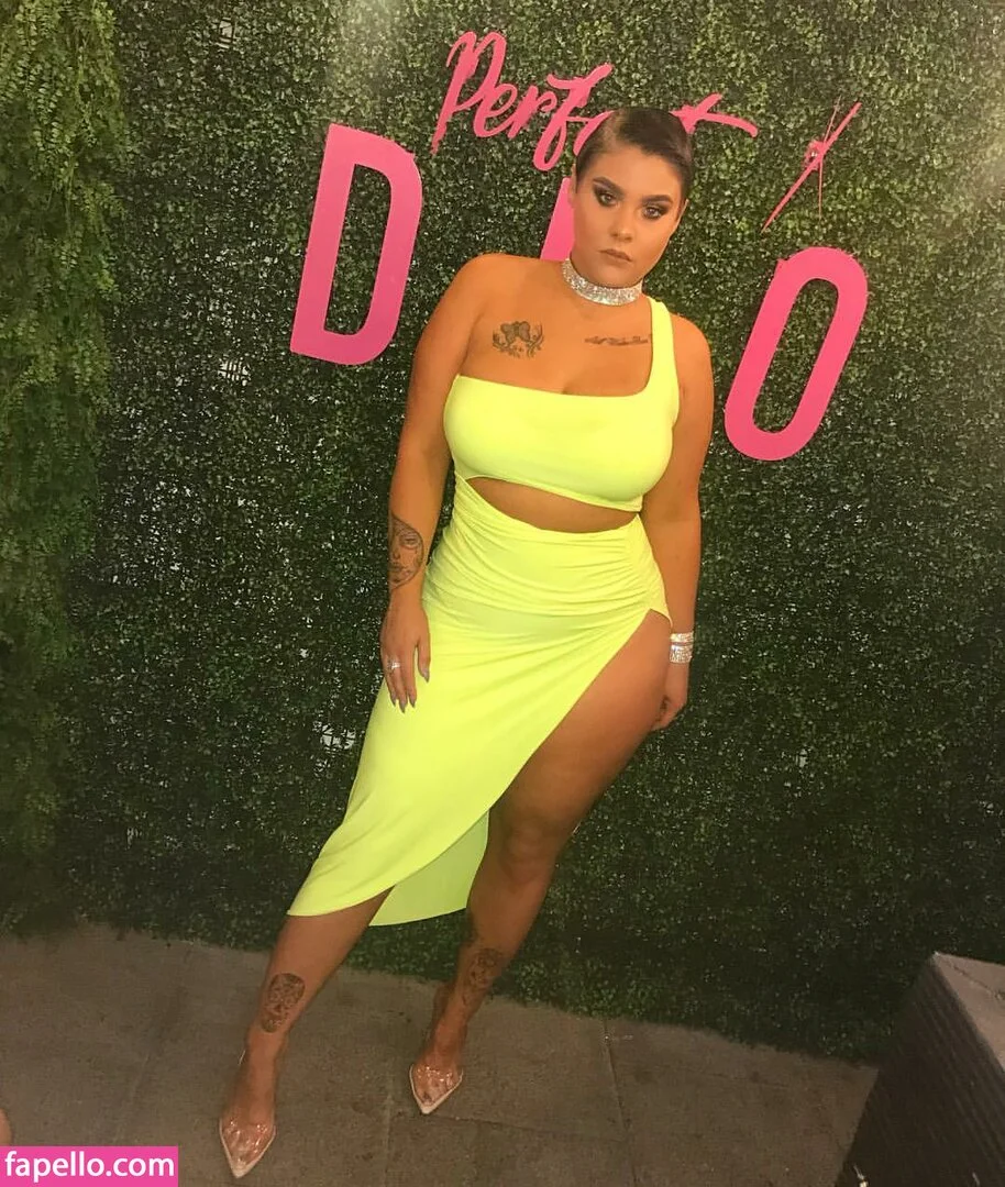 pluckypeaches Onlyfans Photo Gallery 