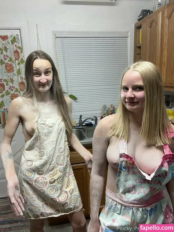 pluckypeaches Onlyfans Photo Gallery 