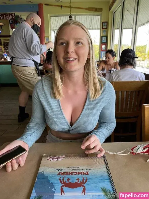 pluckypeaches Onlyfans Photo Gallery 