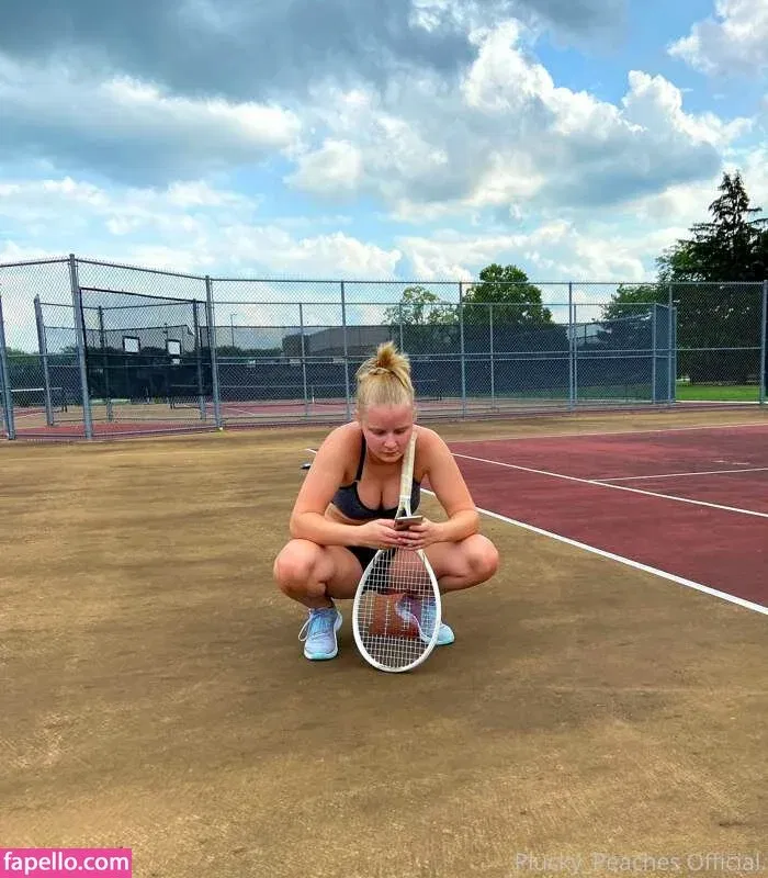 pluckypeaches Onlyfans Photo Gallery 