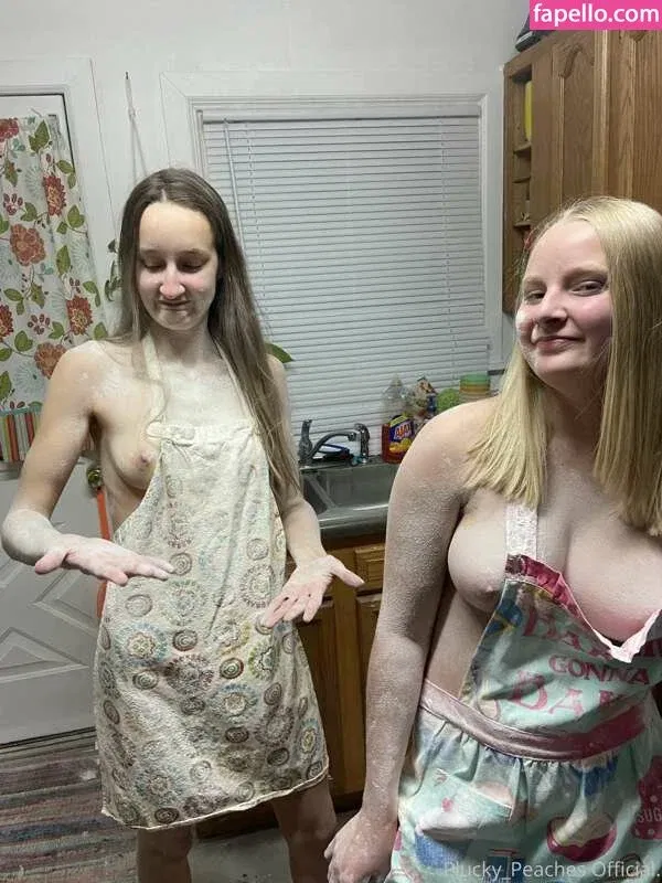 pluckypeaches Onlyfans Photo Gallery 