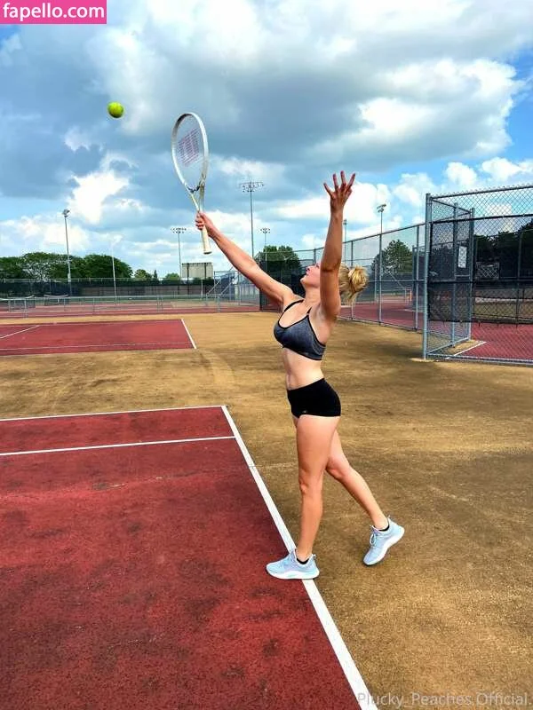 pluckypeaches Onlyfans Photo Gallery 