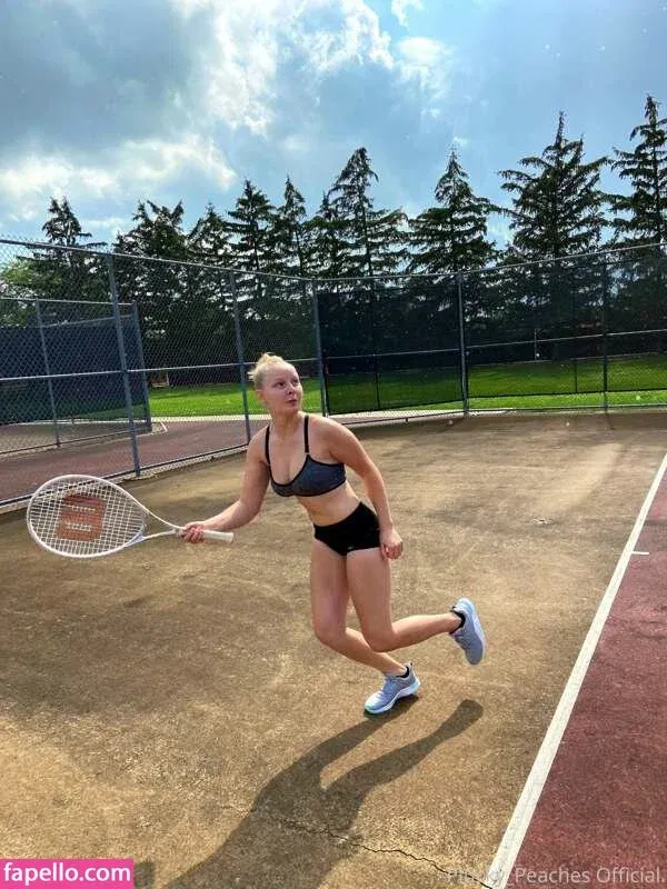 pluckypeaches Onlyfans Photo Gallery 