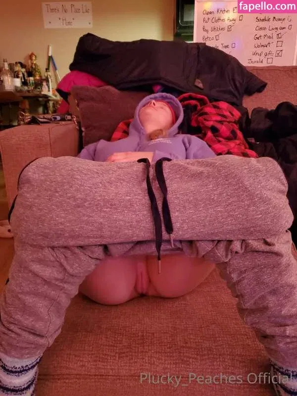 pluckypeaches Onlyfans Photo Gallery 