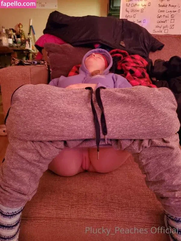 pluckypeaches Onlyfans Photo Gallery 