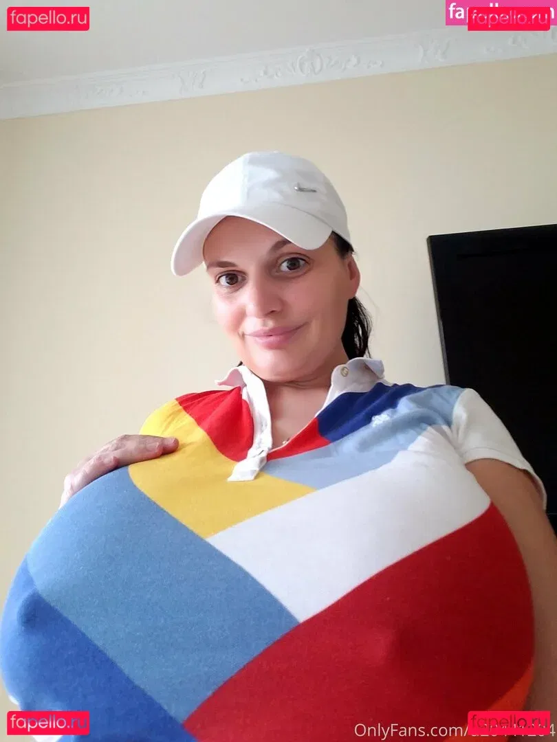 girlwithhugeboobs Onlyfans Photo Gallery 