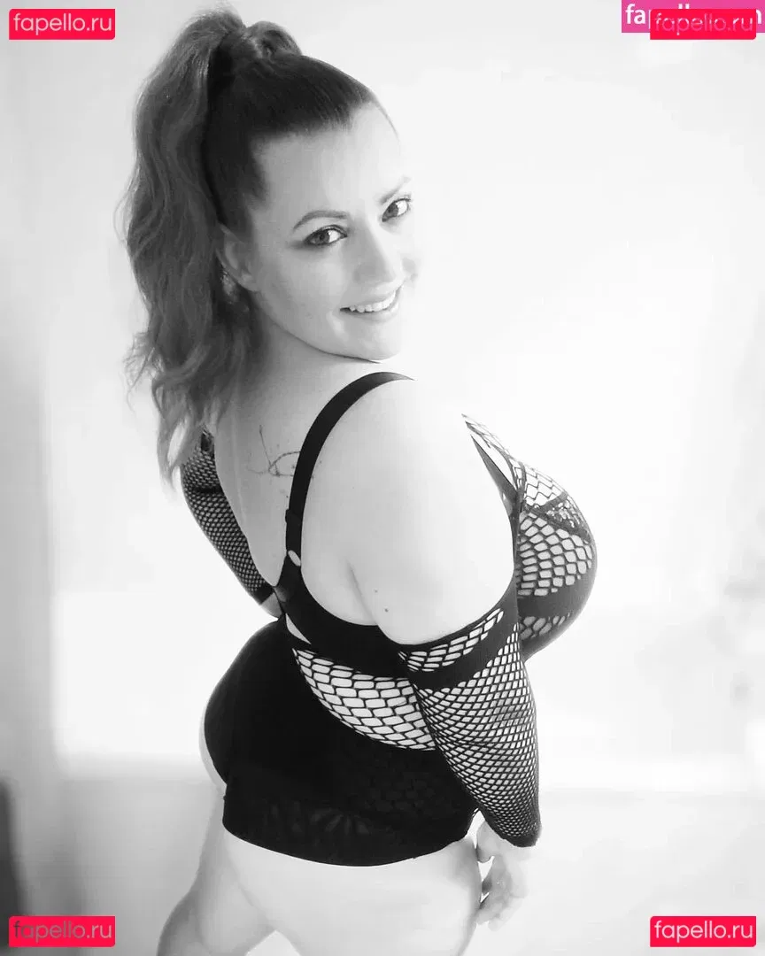 mar.lotov Onlyfans Photo Gallery 