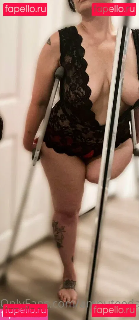 amputeedarling Onlyfans Photo Gallery 