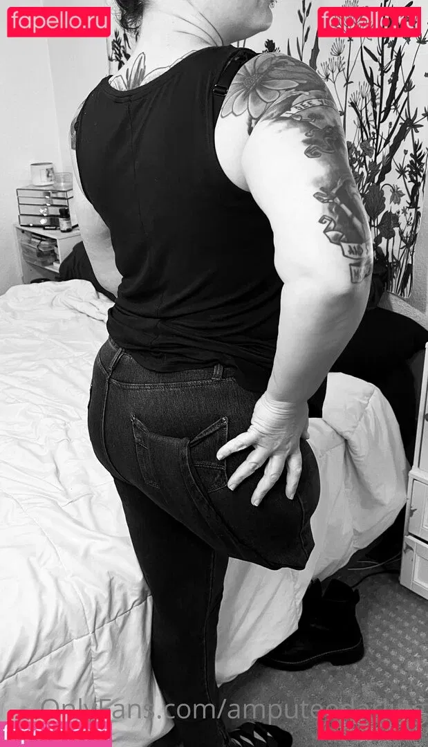 amputeedarling Onlyfans Photo Gallery 