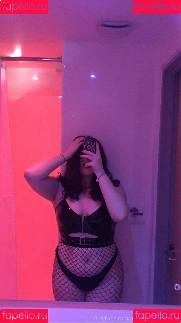 prosecco-glazed-lips Onlyfans Photo Gallery 