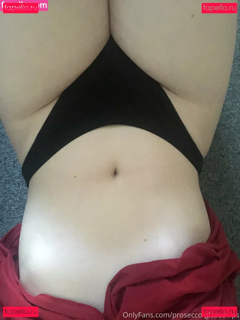 prosecco-glazed-lips Onlyfans Photo Gallery 