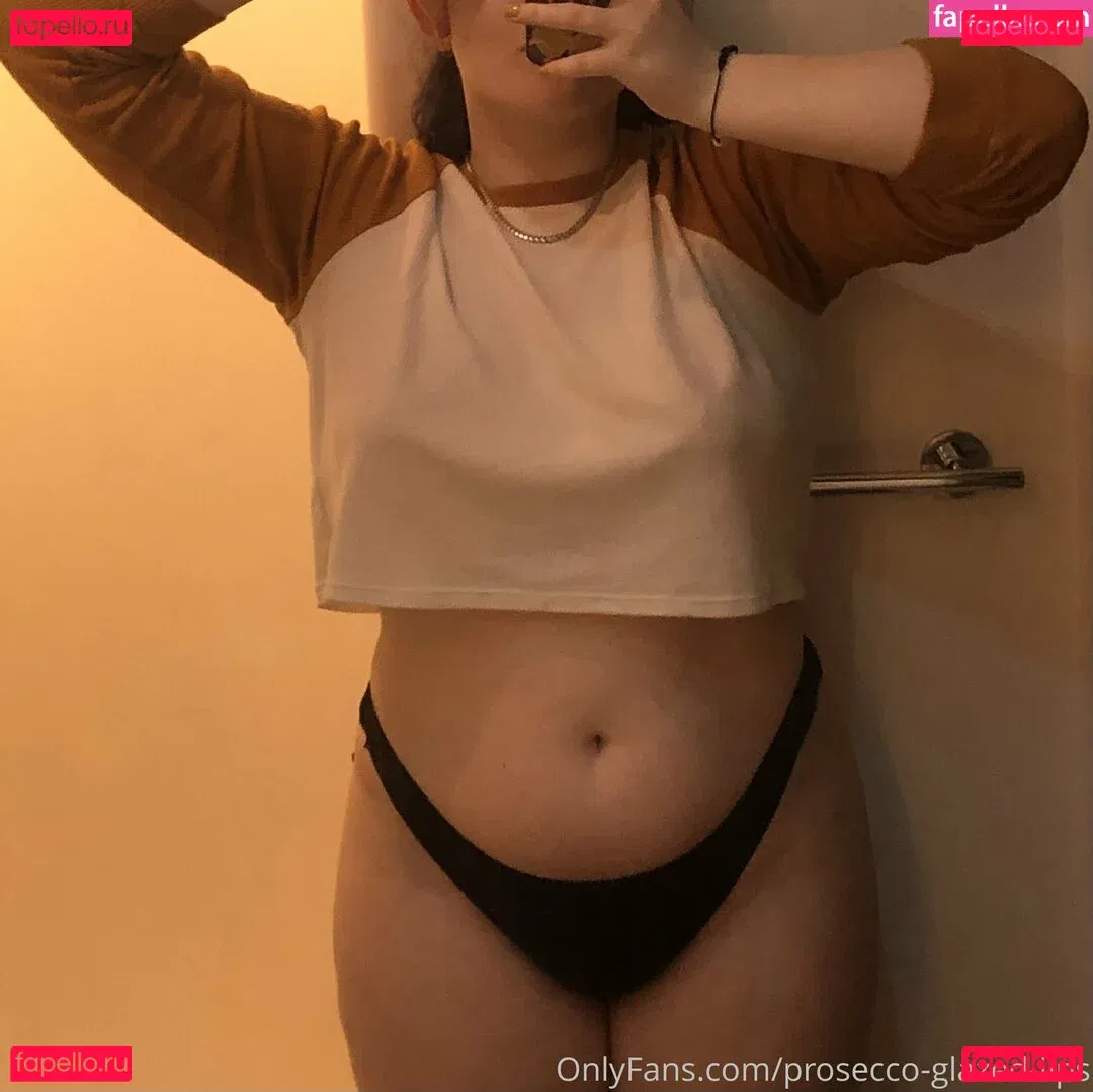 prosecco-glazed-lips Onlyfans Photo Gallery 