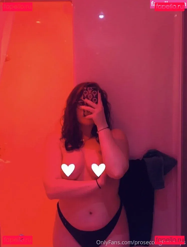 prosecco-glazed-lips Onlyfans Photo Gallery 