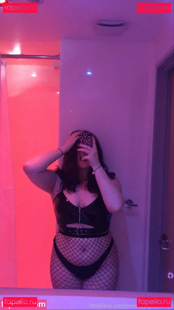 prosecco-glazed-lips Onlyfans Photo Gallery 