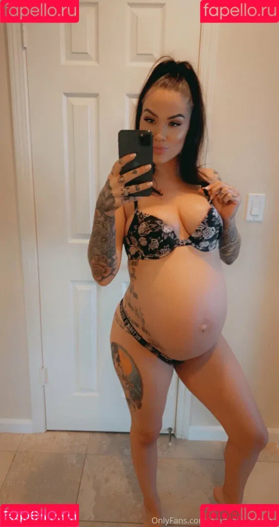karmens_library Onlyfans Photo Gallery 