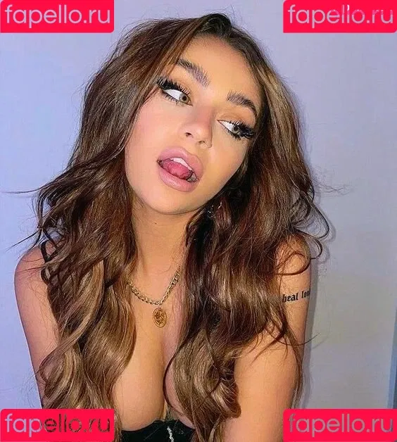 Andrea Russett Onlyfans Photo Gallery 