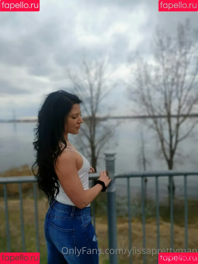 ylissaprettymanfree Onlyfans Photo Gallery 