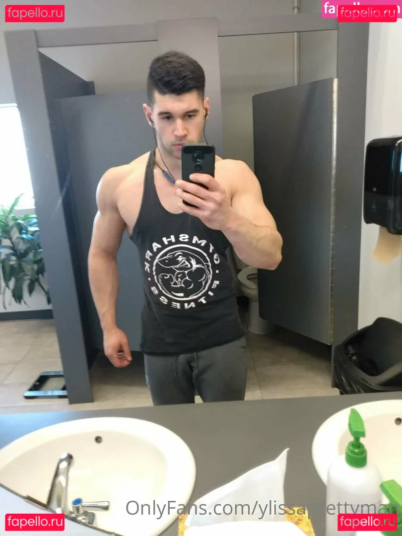 ylissaprettymanfree Onlyfans Photo Gallery 