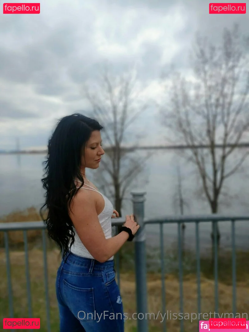 ylissaprettymanfree Onlyfans Photo Gallery 