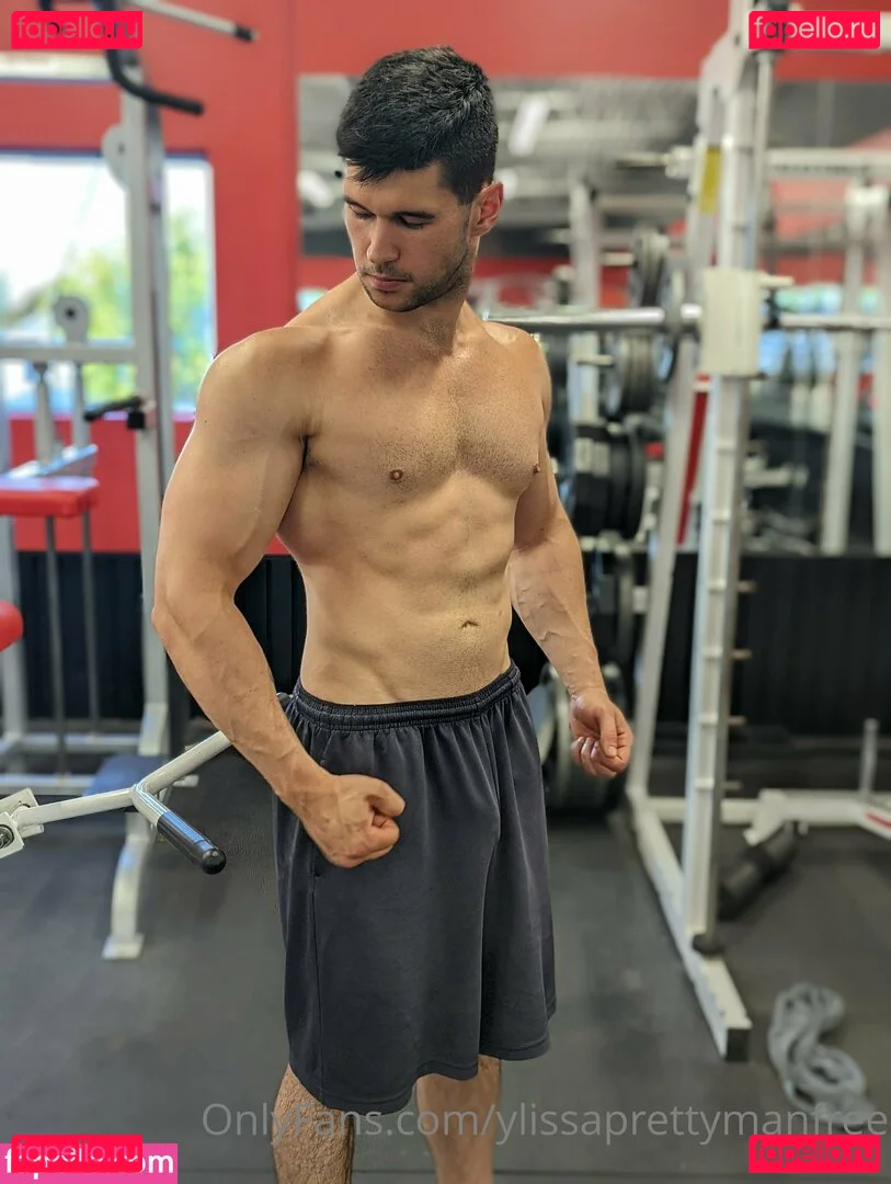 ylissaprettymanfree Onlyfans Photo Gallery 