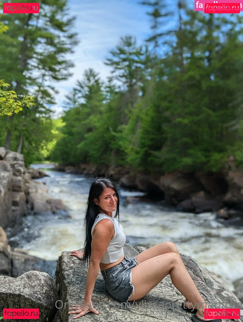 ylissaprettymanfree Onlyfans Photo Gallery 