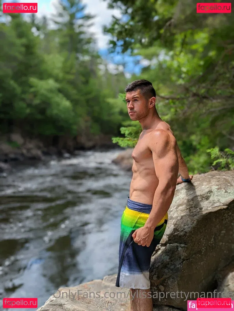 ylissaprettymanfree Onlyfans Photo Gallery 