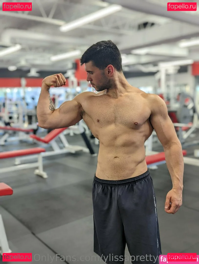 ylissaprettymanfree Onlyfans Photo Gallery 