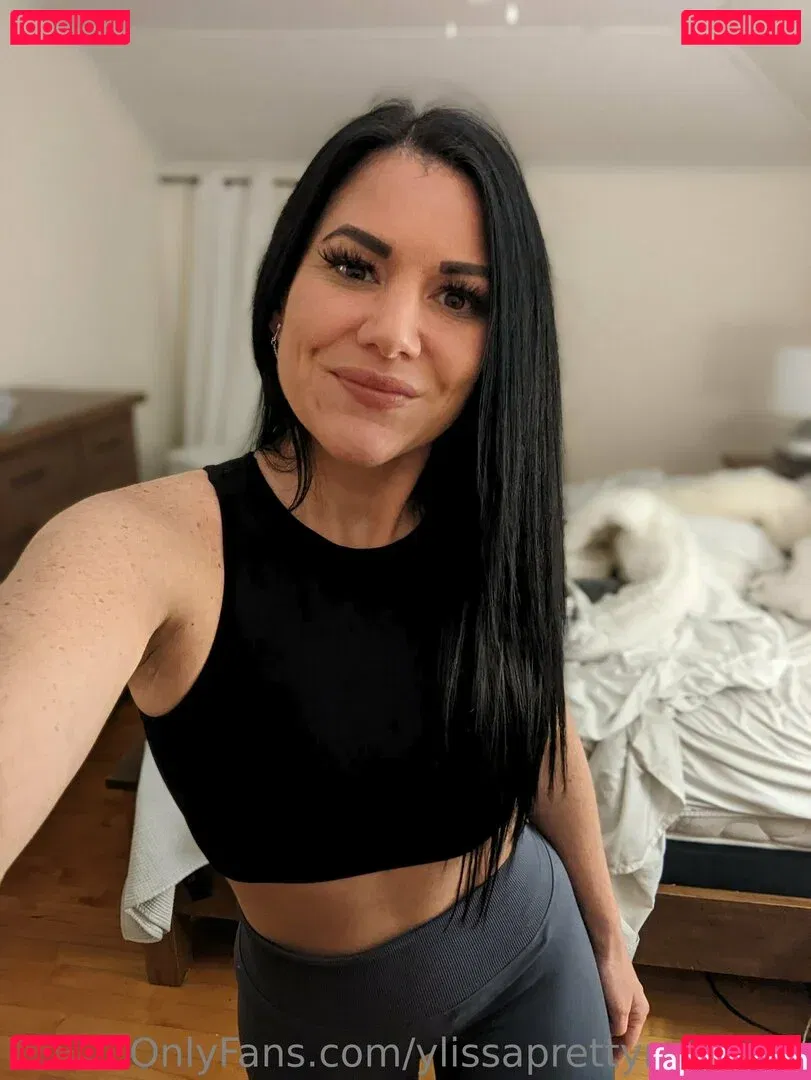 ylissaprettymanfree Onlyfans Photo Gallery 