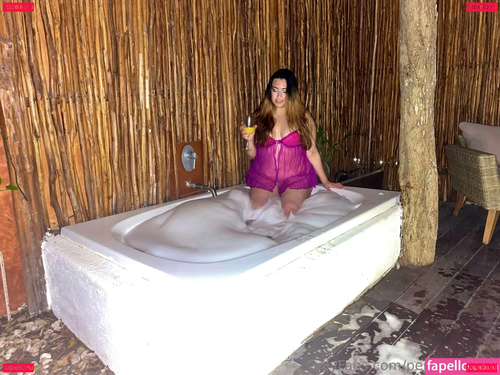 penelopeland Onlyfans Photo Gallery 