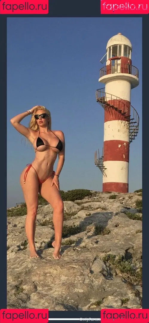 nicolettesheasquad Onlyfans Photo Gallery 