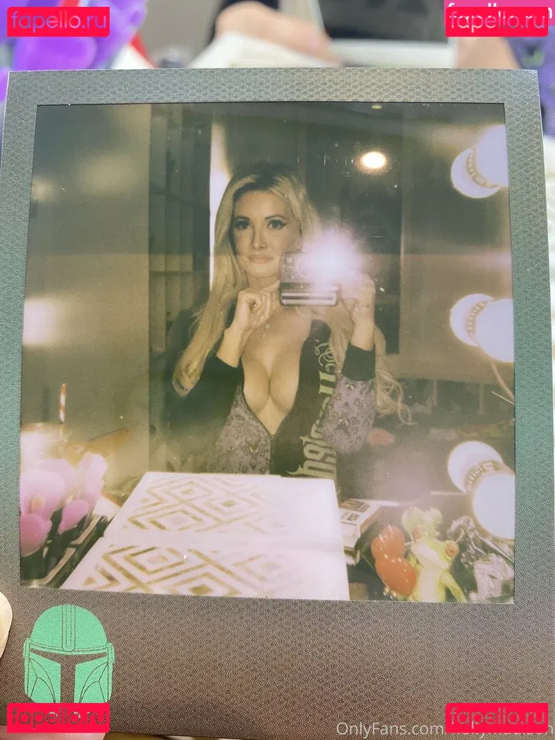 Holly Madison Onlyfans Photo Gallery 