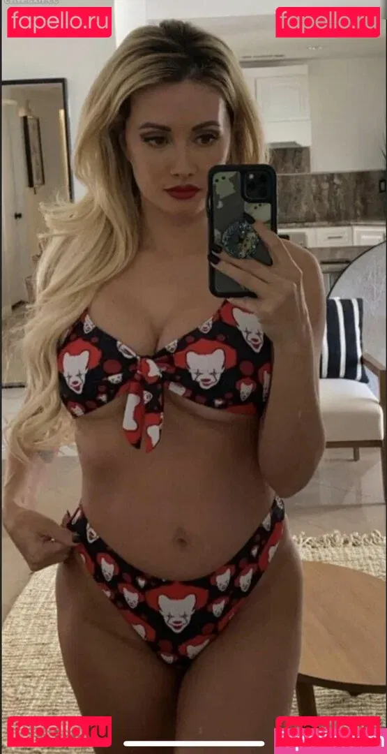 Holly Madison Onlyfans Photo Gallery 