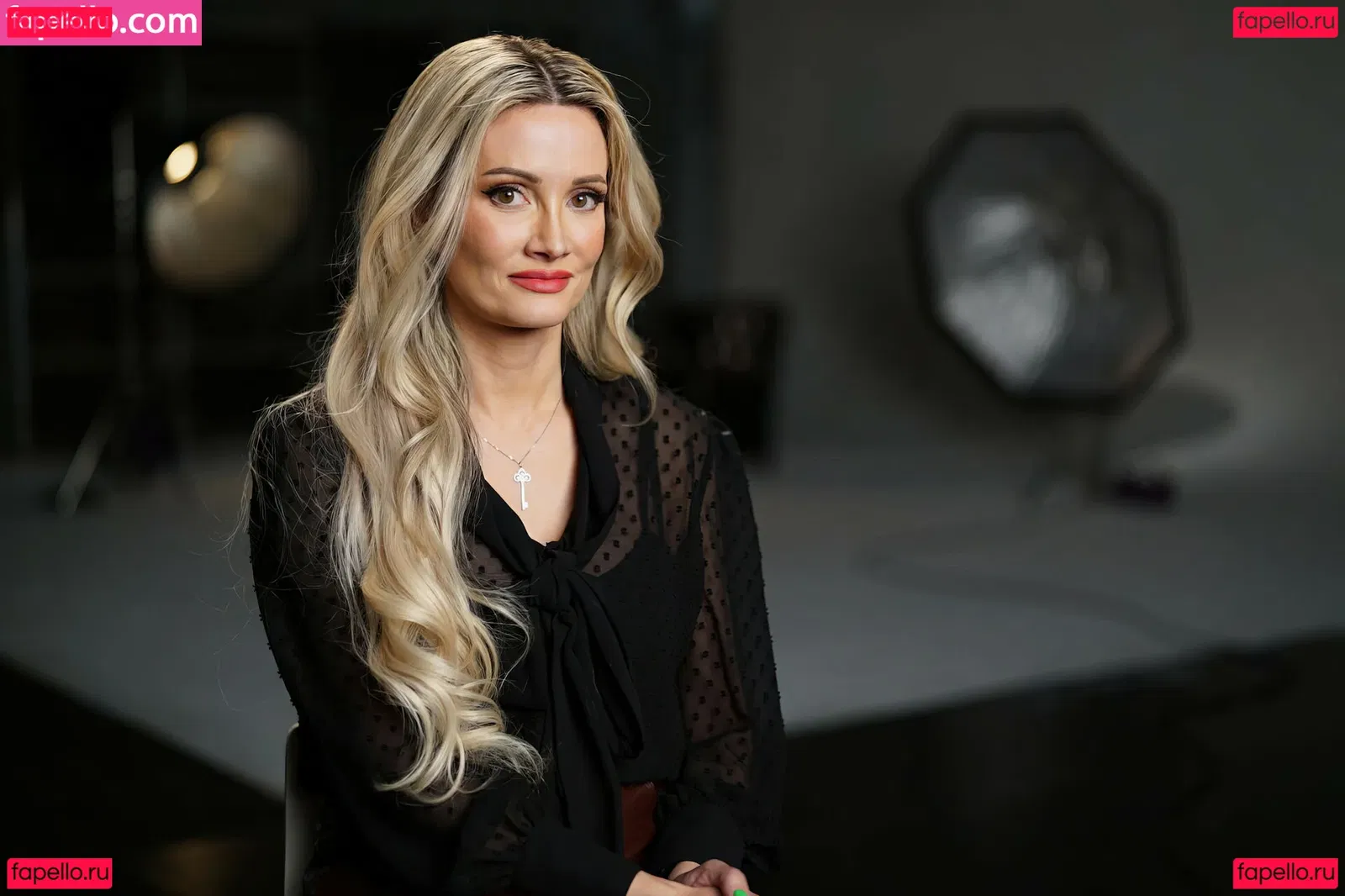 Holly Madison Onlyfans Photo Gallery 