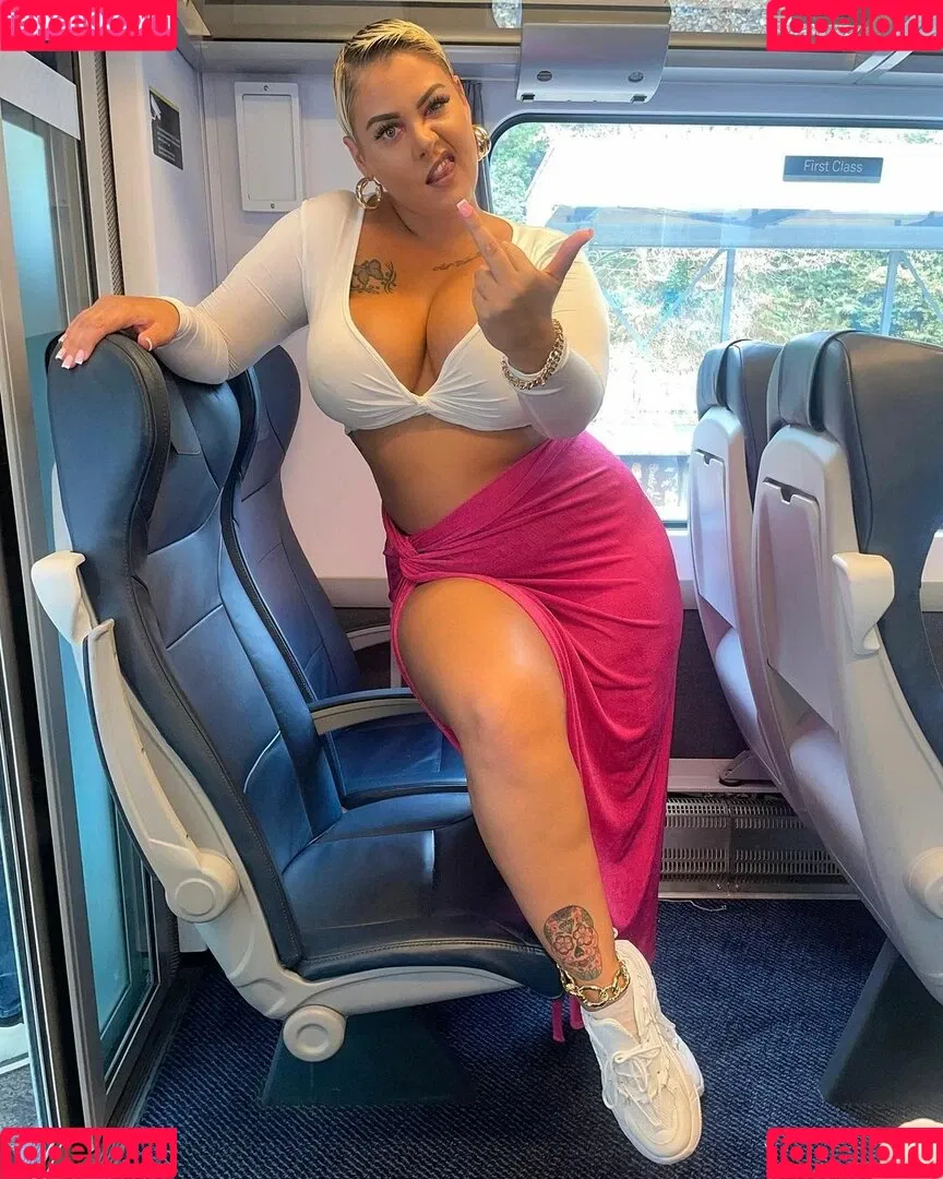 Peaches Onlyfans Photo Gallery 