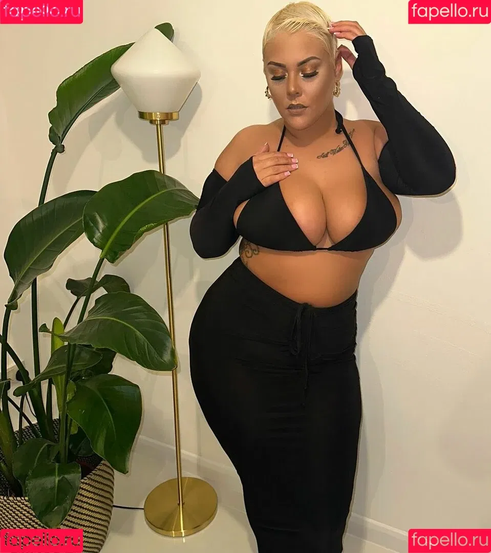 Peaches Onlyfans Photo Gallery 