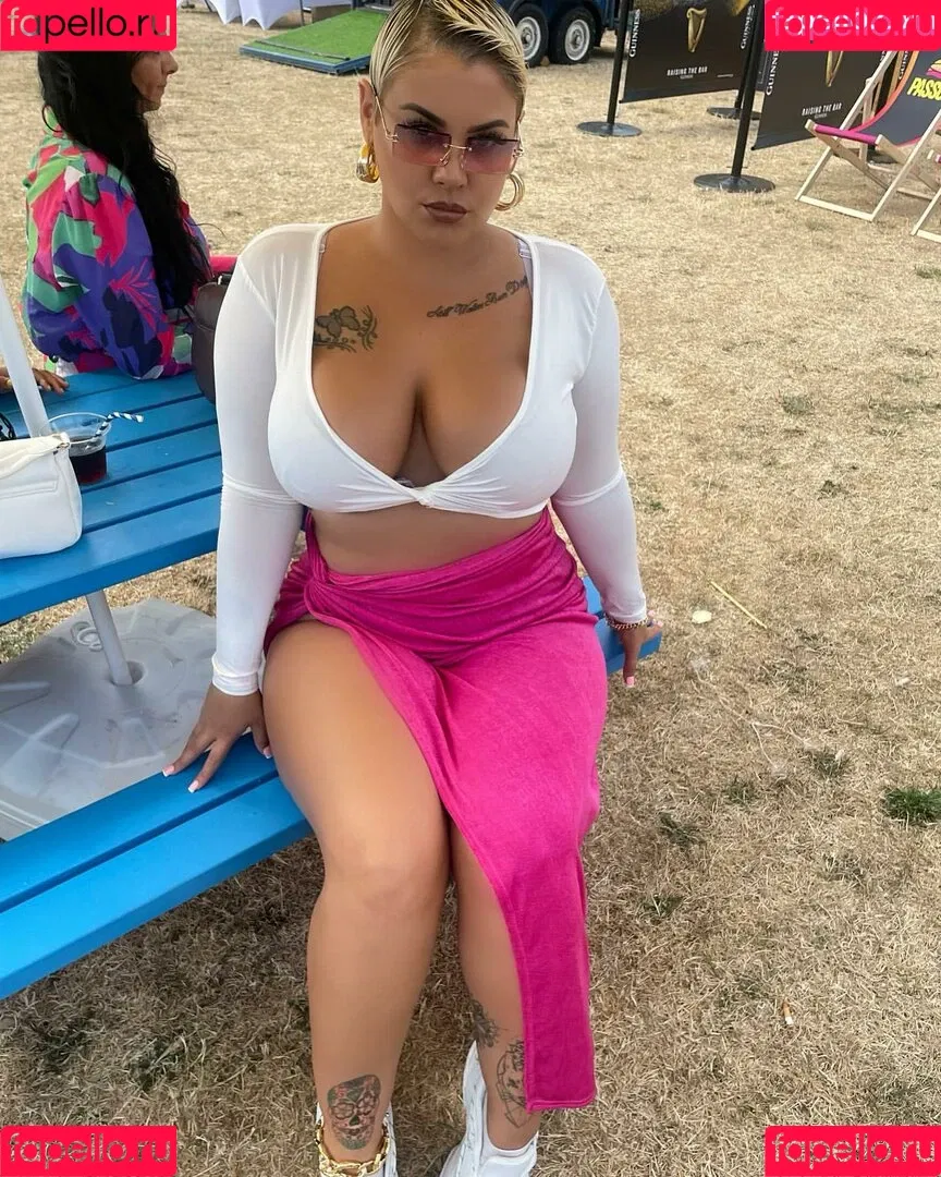 Peaches Onlyfans Photo Gallery 