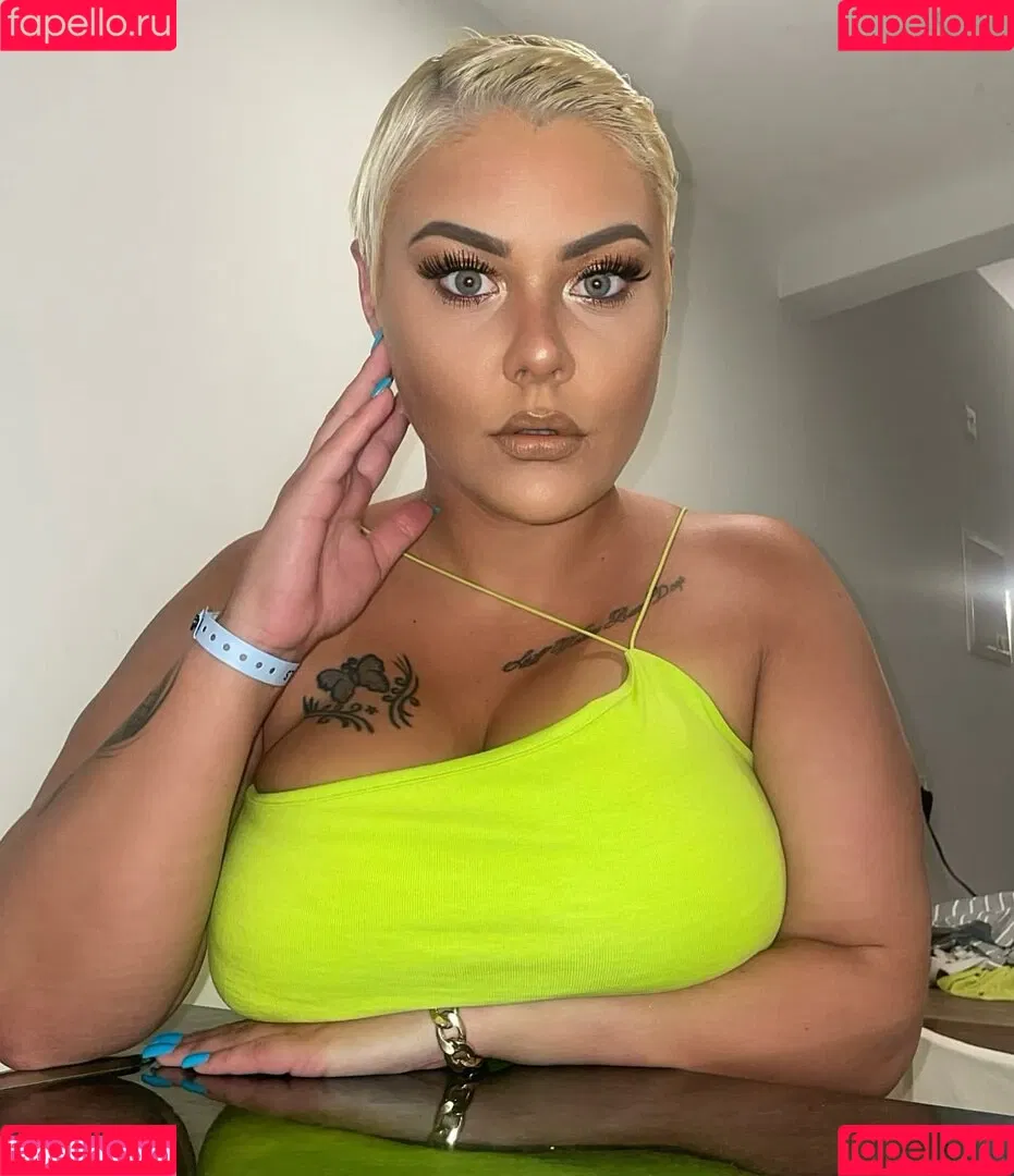 Peaches Onlyfans Photo Gallery 