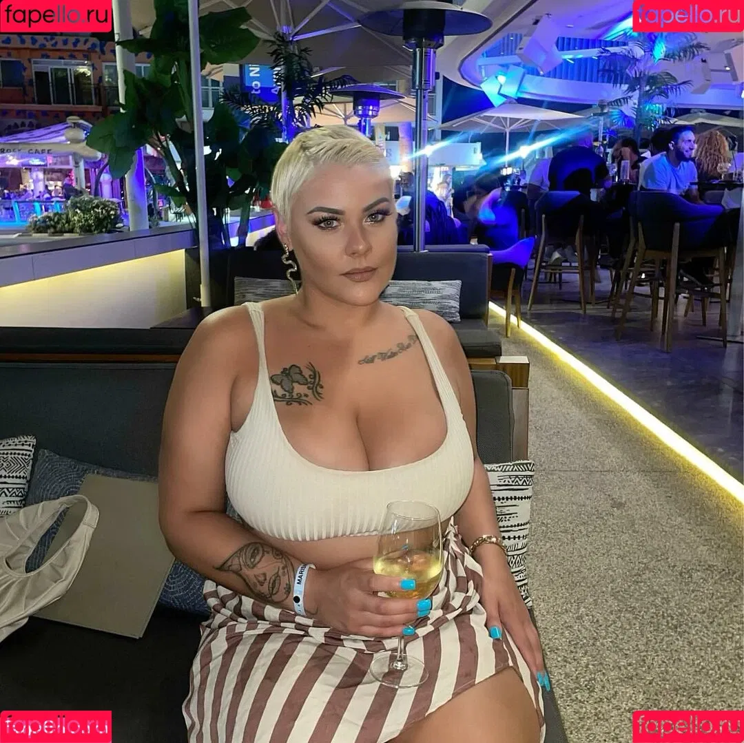 Peaches Onlyfans Photo Gallery 
