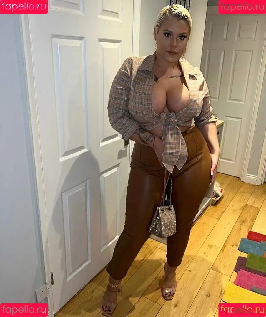 Peaches Onlyfans Photo Gallery 